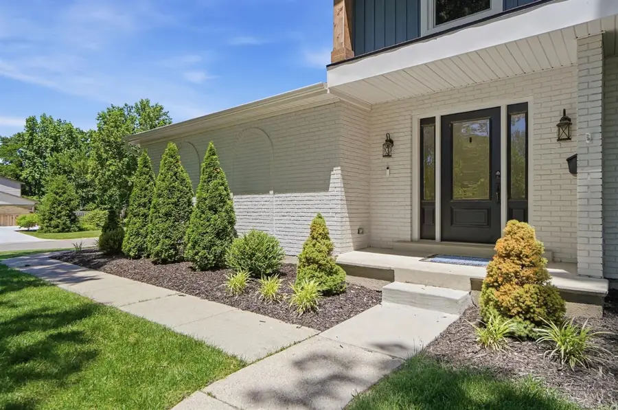 9860 Delray Drive, Montgomery, OH 45242 - #3