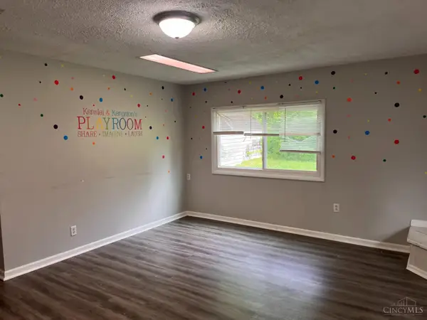 8769 Zodiac Drive, Cincinnati, OH 45231
