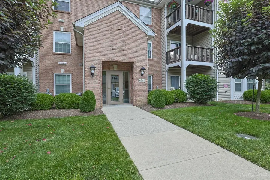 4341 Regency Ridge Court #303, Green, OH 45248 - #3