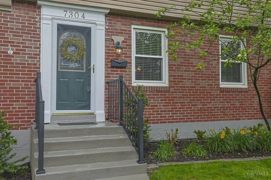 7304 Richmond Avenue, Deer Park, OH 45236 - #3