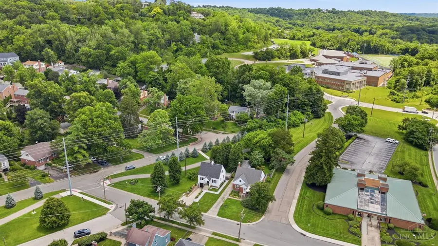 3818 Pocahontas Avenue, Mariemont, OH 45227 - #2