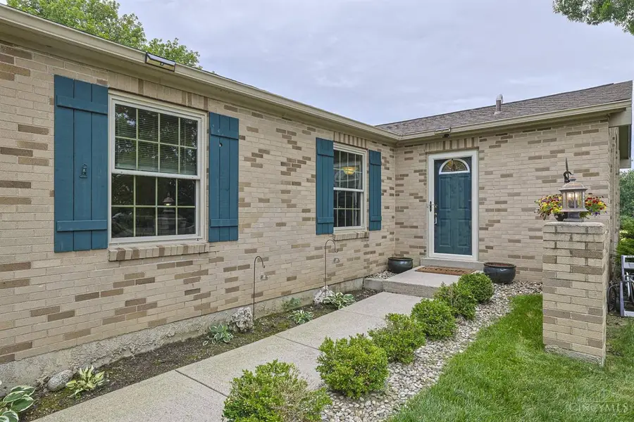 2061 Edinburg Lane, Fairfield, OH 45014 - #3
