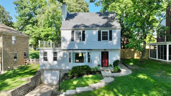 2722 Ridgewood Avenue, Cincinnati, OH 45213