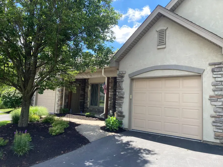503 Salzberg Lane, Springdale, OH 45246 - #3