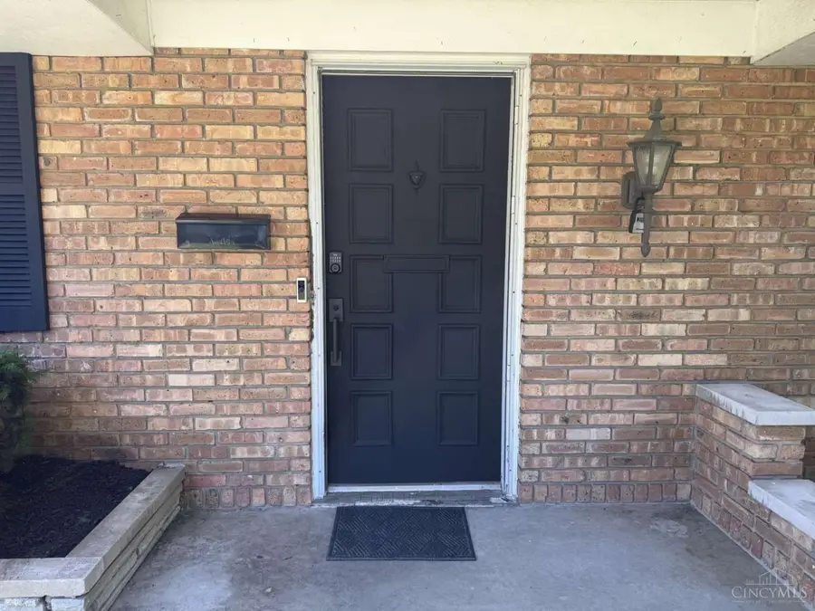 8903 Cavalier Drive, Finneytown, OH 45231 - #3