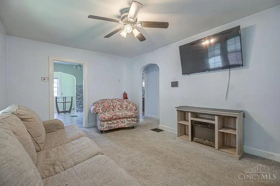 628 Woodford Street, Hamilton, OH 45013 - #3