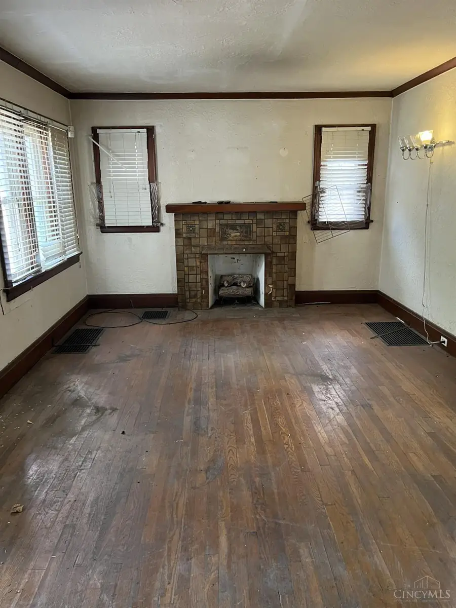 4905 Corinth Avenue, Cincinnati, OH 45237 - #2