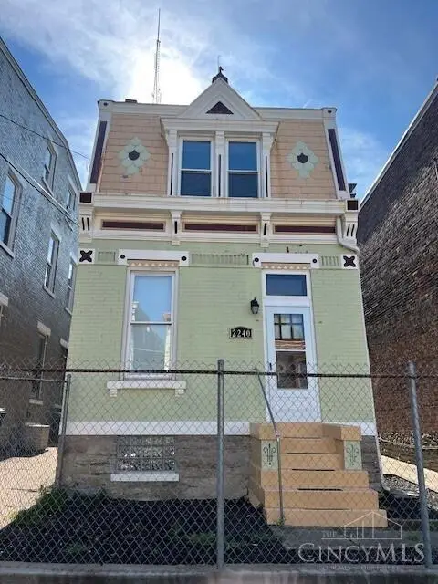 2240 Flora Street, Cincinnati, OH 45219 - #1