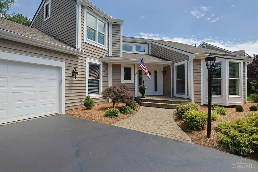 9832 Village View Court, Blue Ash, OH 45241 - #2