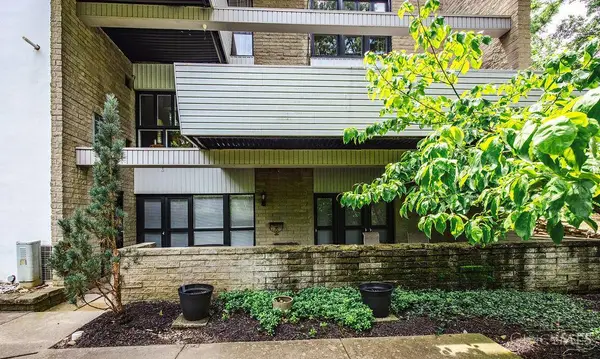 399 W Galbraith Road #101, Cincinnati, OH 45215