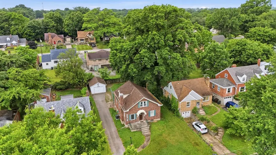 5555 Leumas Road, Monfort Heights, OH 45239 - #2