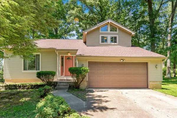 1674 Foxwood Trail, Miami Twp, OH 45140