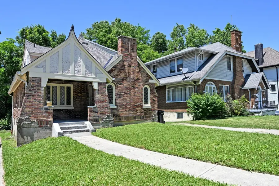 3955 Ardmore Avenue, Cincinnati, OH 45229 - #3