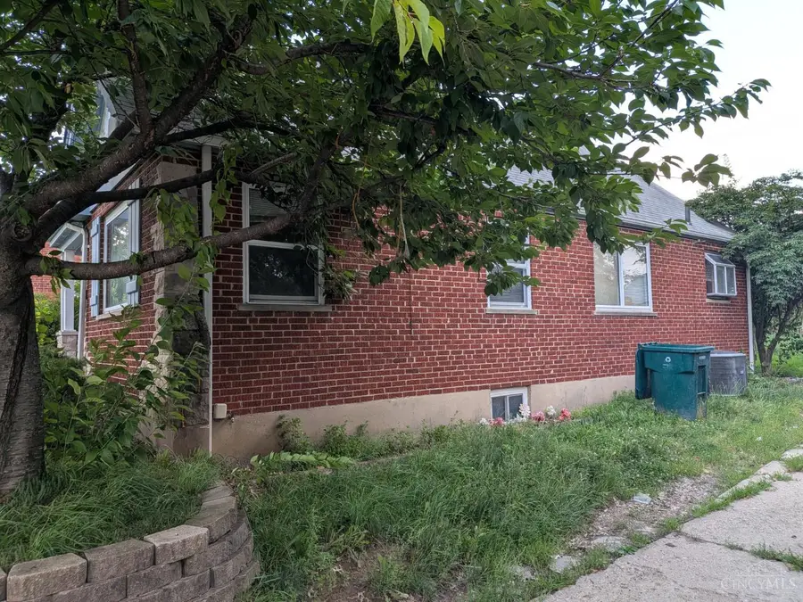 7284 Eastlawn Drive, Cincinnati, OH 45237 - #2