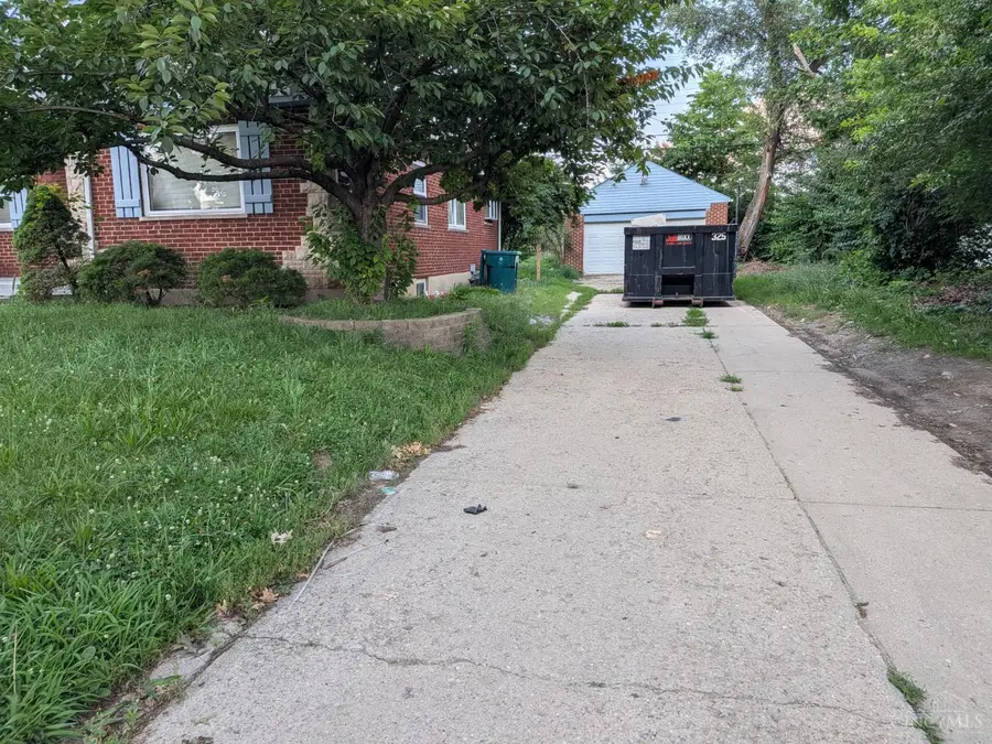 7284 Eastlawn Drive, Cincinnati, OH 45237 - #3