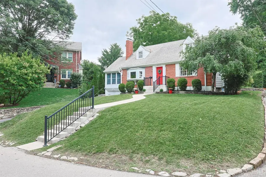 5042 Collinwood Place, Cincinnati, OH 45227 - #3
