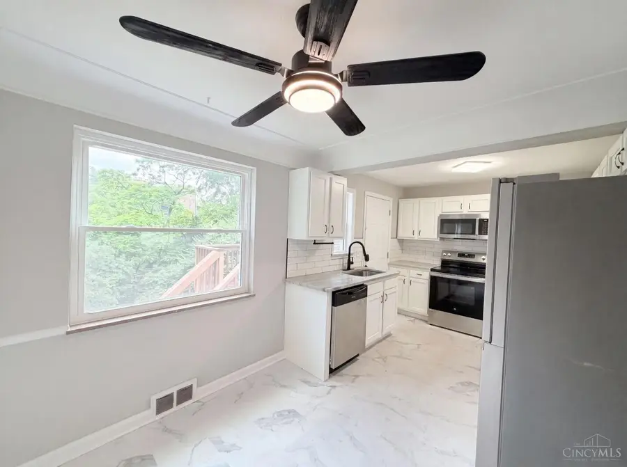 577 Lowell Avenue, Cincinnati, OH 45220 - #2