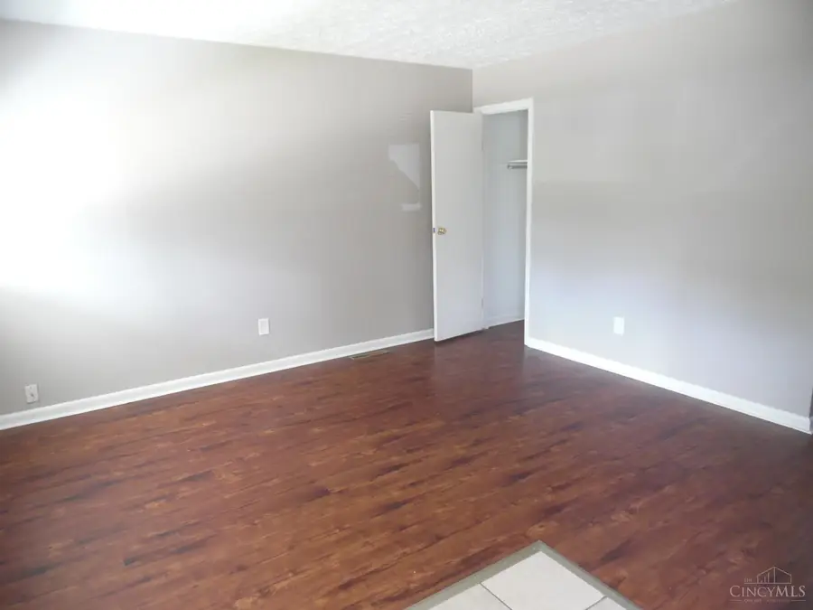 1236 Vanderveer Avenue, Hamilton, OH 45011 - #2