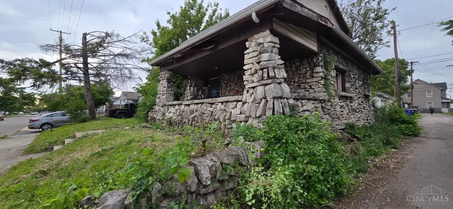 215 Edmund Street, Dayton, OH 45404 - #3