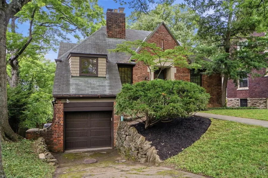 454 Wood Avenue, Cincinnati, OH 45220 - #3