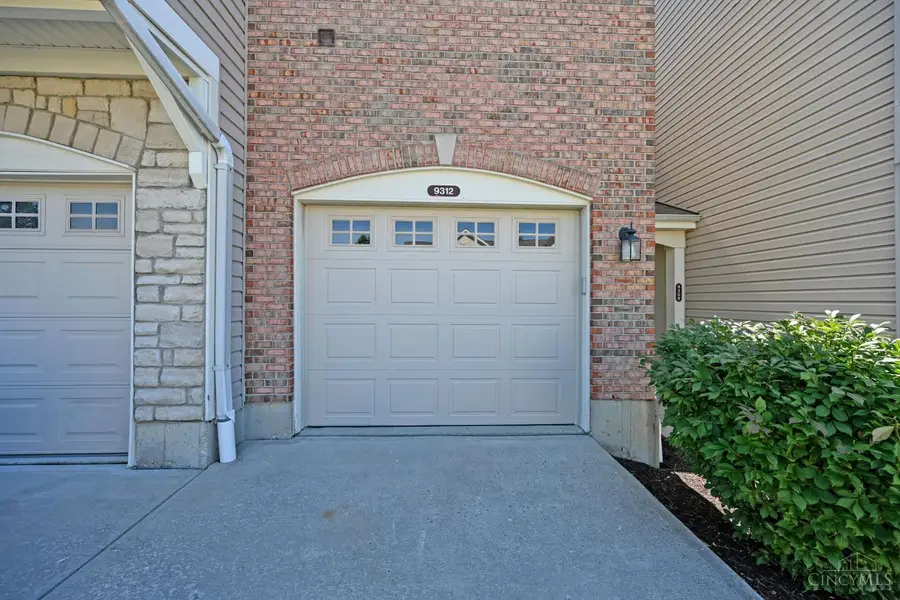 9312 Bridgecreek Drive, Pleasant Hills, OH 45231 - #2