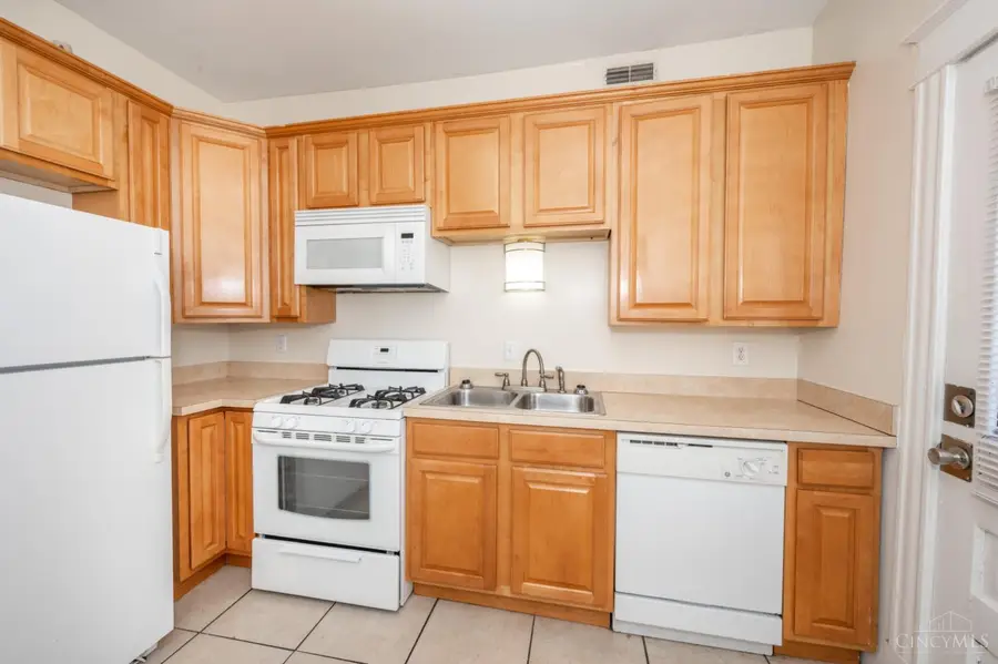 2927 Bellevue Avenue, Cincinnati, OH 45219 - #3