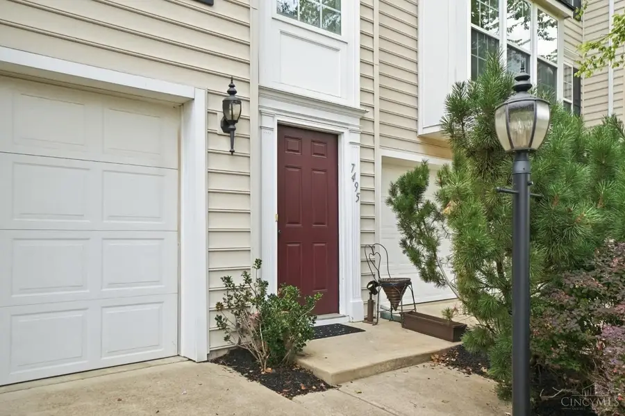 7495 Victoria Falls Avenue, Maineville, OH 45039 - #3
