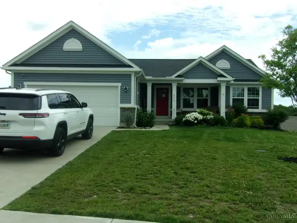 1261 Autumn Ridge Lane, Lebanon, OH 45036