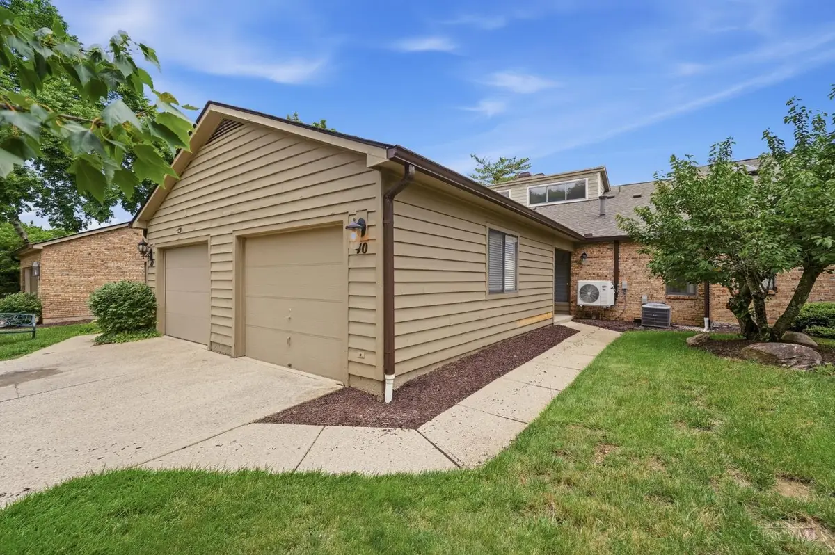 40 Rolling Hills Drive, Wyoming, OH 45215 - #1