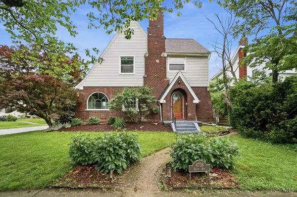 6738 Dante Avenue, Cincinnati, OH 45213