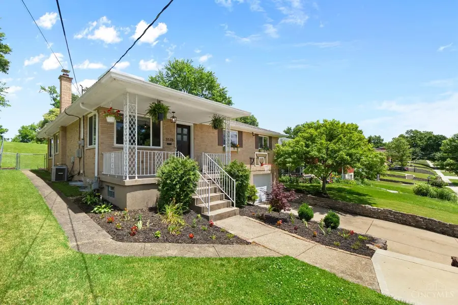 3176 Dickinson Avenue, Monfort Heights, OH 45211 - #2