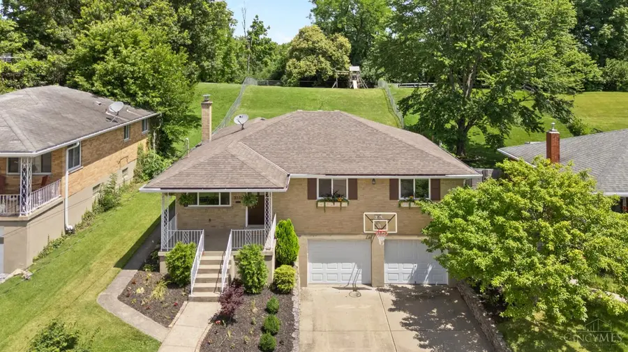 3176 Dickinson Avenue, Monfort Heights, OH 45211 - #3