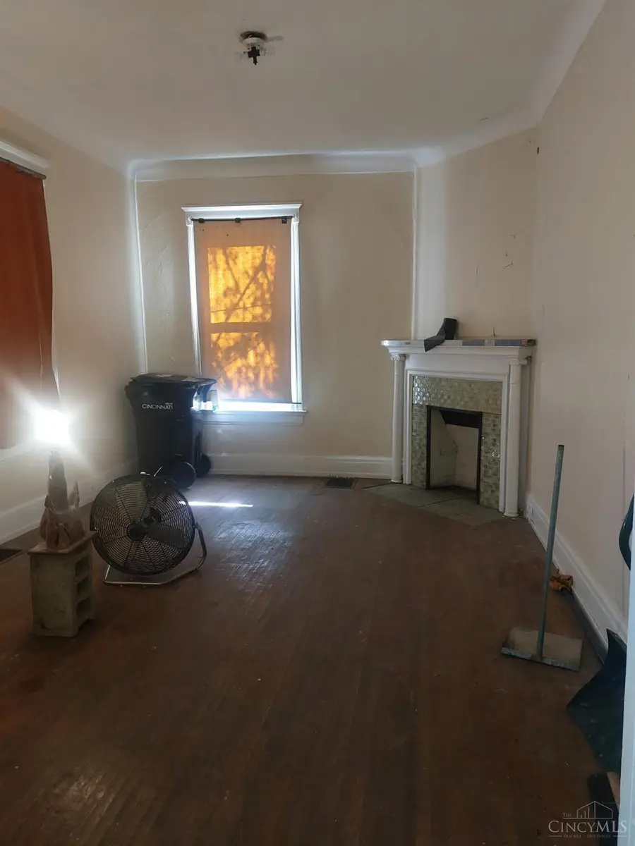 853 Hutchins Avenue, Cincinnati, OH 45229 - #3