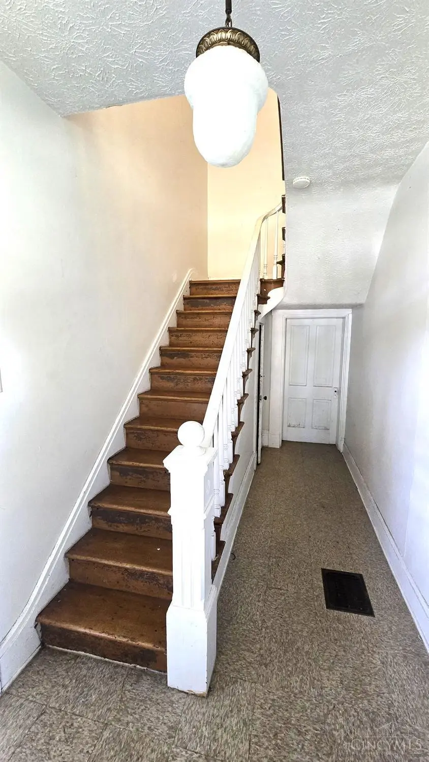 3871 Vine Street, Cincinnati, OH 45217 - #3