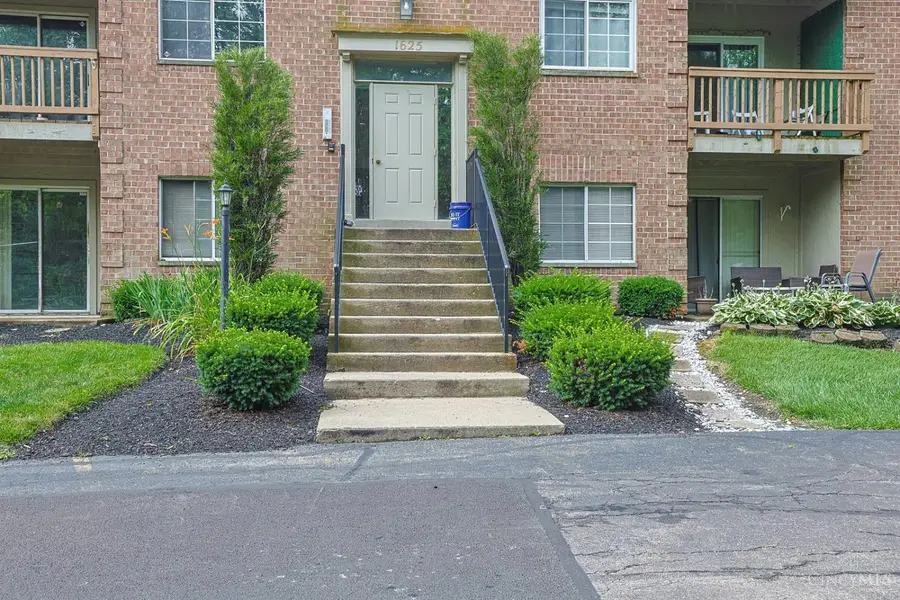 1625 W Augusta Boulevard, Fairfield, OH 45014 - #3