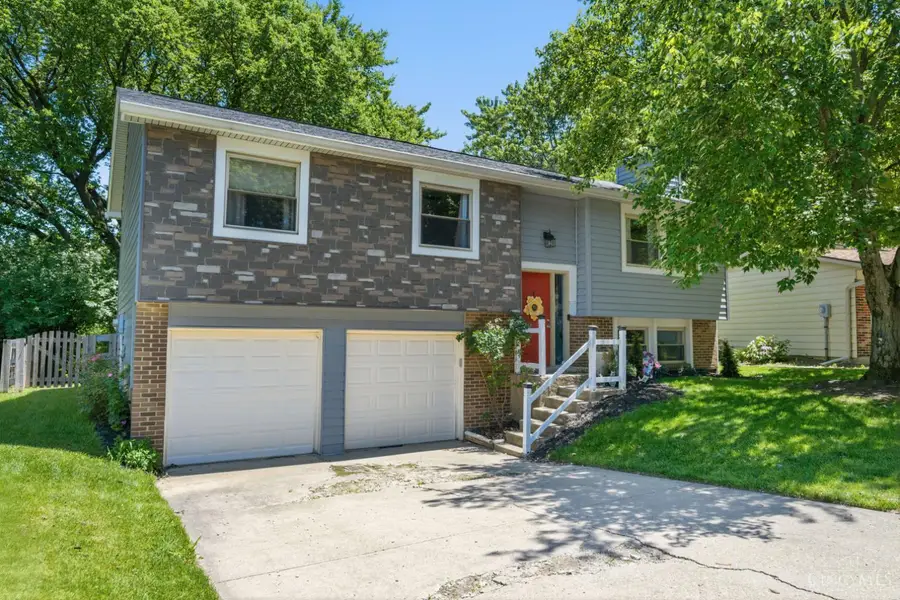 8242 Ravenwood Way, West Chester, OH 45069 - #2