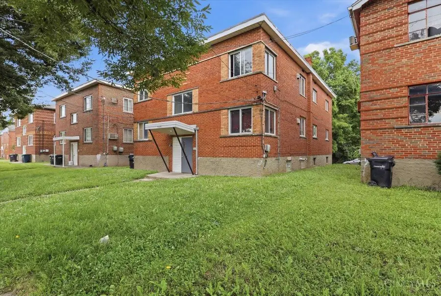 1582 Crest Hill Avenue, Cincinnati, OH 45237 - #2