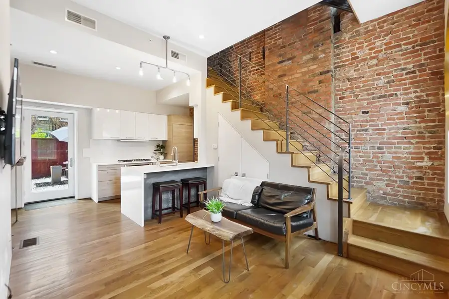 18 W Thirteenth Street #5, Cincinnati, OH 45202 - #2