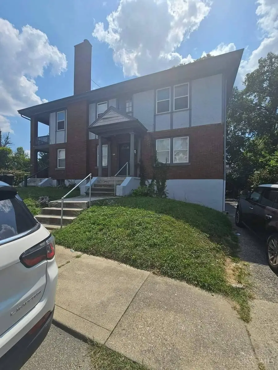 721 Chalfonte Place, Cincinnati, OH 45229 - #2