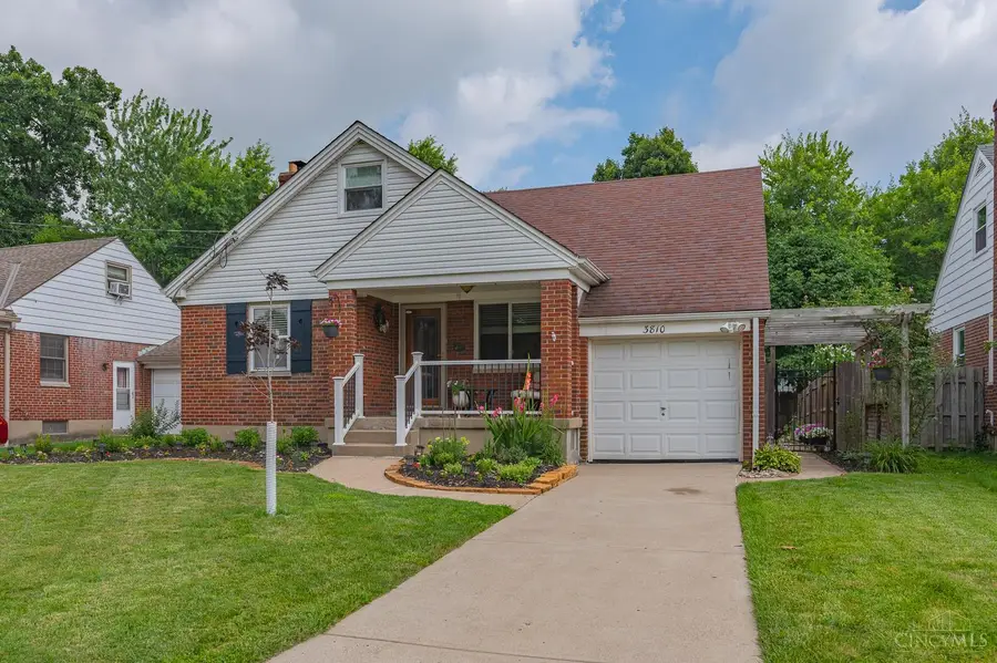 3810 N Broadlawn Circle, Silverton, OH 45236 - #2