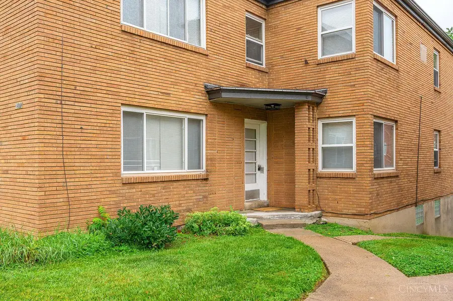 2370 Losantiville Avenue, Golf Manor, OH 45237 - #2