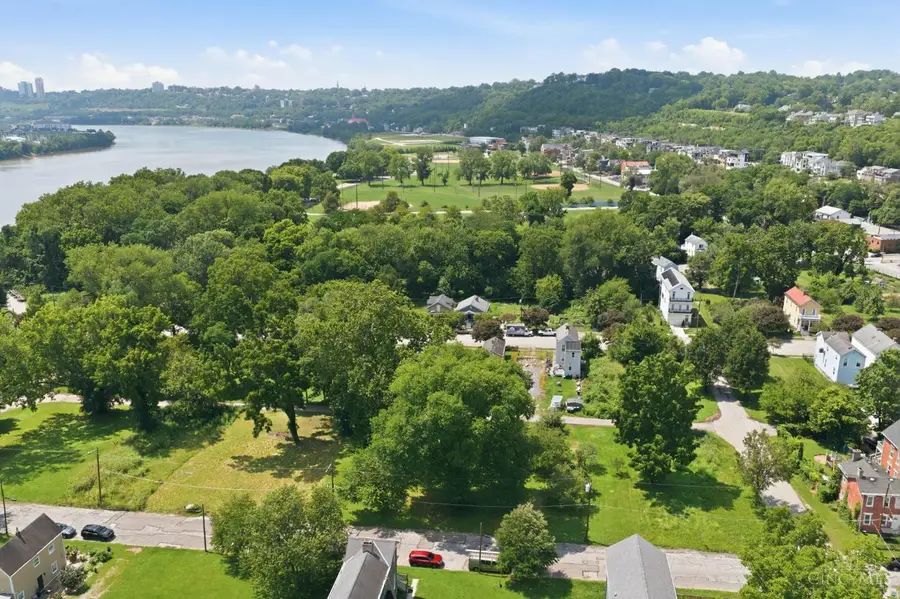 231 Worth Street, Cincinnati, OH 45226 - #3
