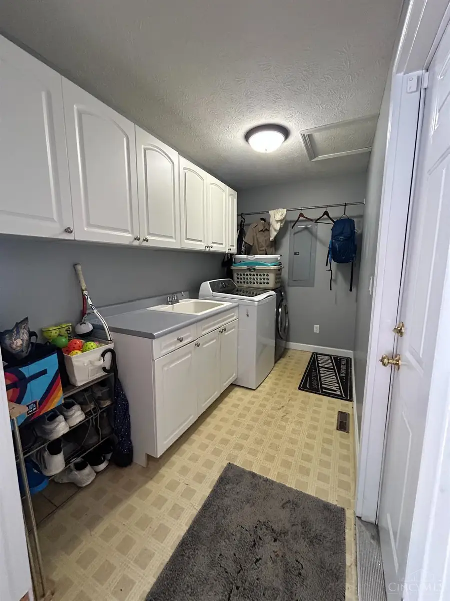 1304 Northwoods Drive, Hillsboro, OH 45133 - #2