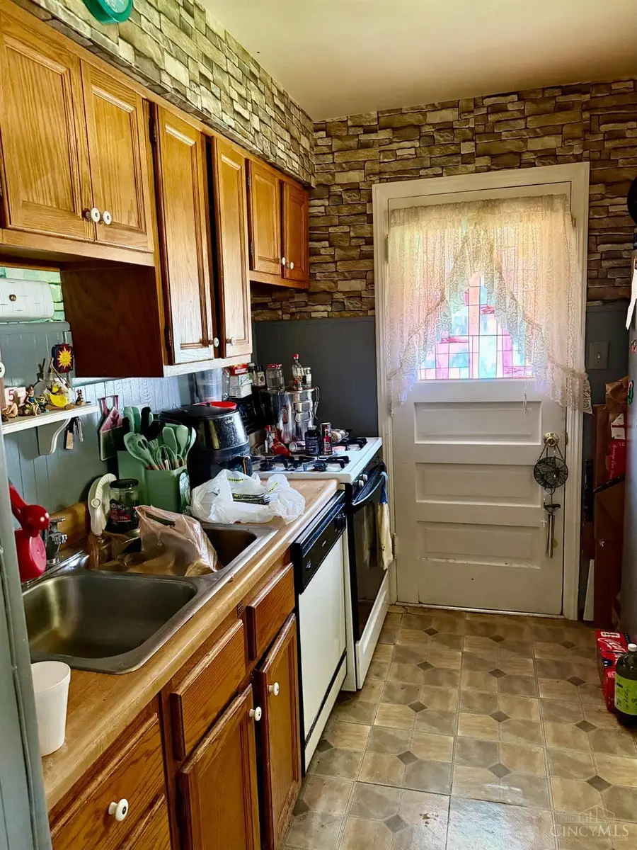 332 Glenroy Avenue, Cincinnati, OH 45238 - #3