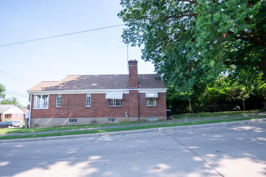 6402 Stover Avenue, Golf Manor, OH 45237 - #2