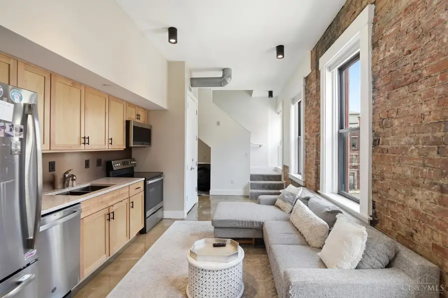 5 W Twelfth Street #9, Cincinnati, OH 45202 - #3