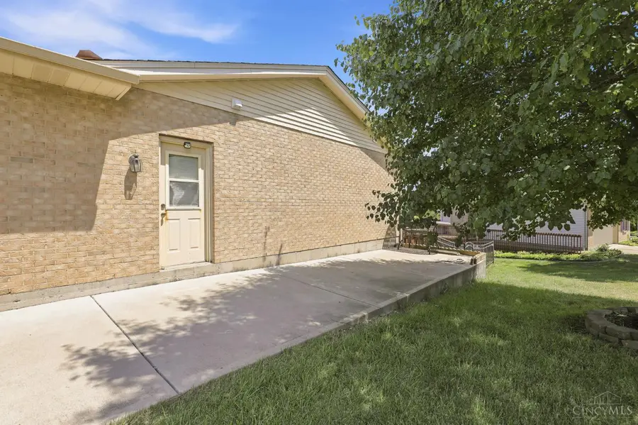 421 Loren Lane, Fairfield, OH 45011 - #3