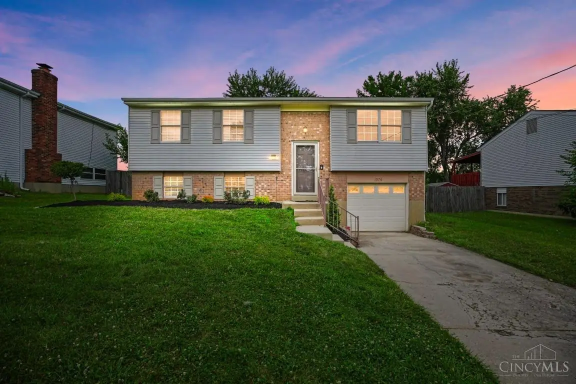 1576 Hazelgrove Drive, Cincinnati, OH 45240 - #1
