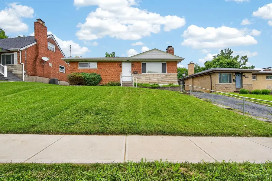 1324 Thurnridge Drive, Cincinnati, OH 45215 - #2