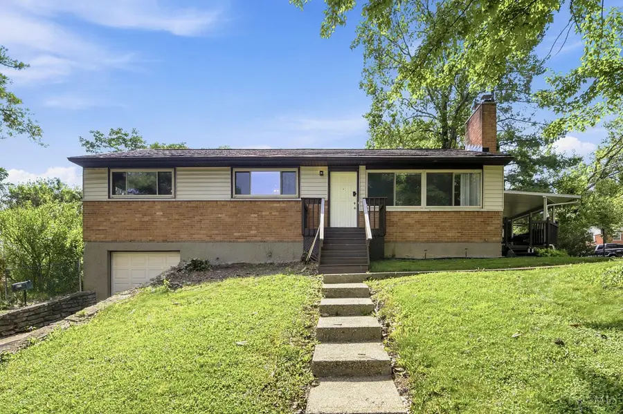 8710 Mockingbird Lane, Finneytown, OH 45231 - #2